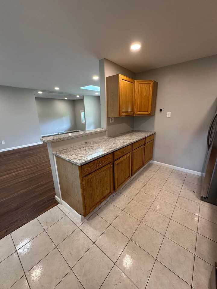 683 Walton Ave - Photo 5 of 13
