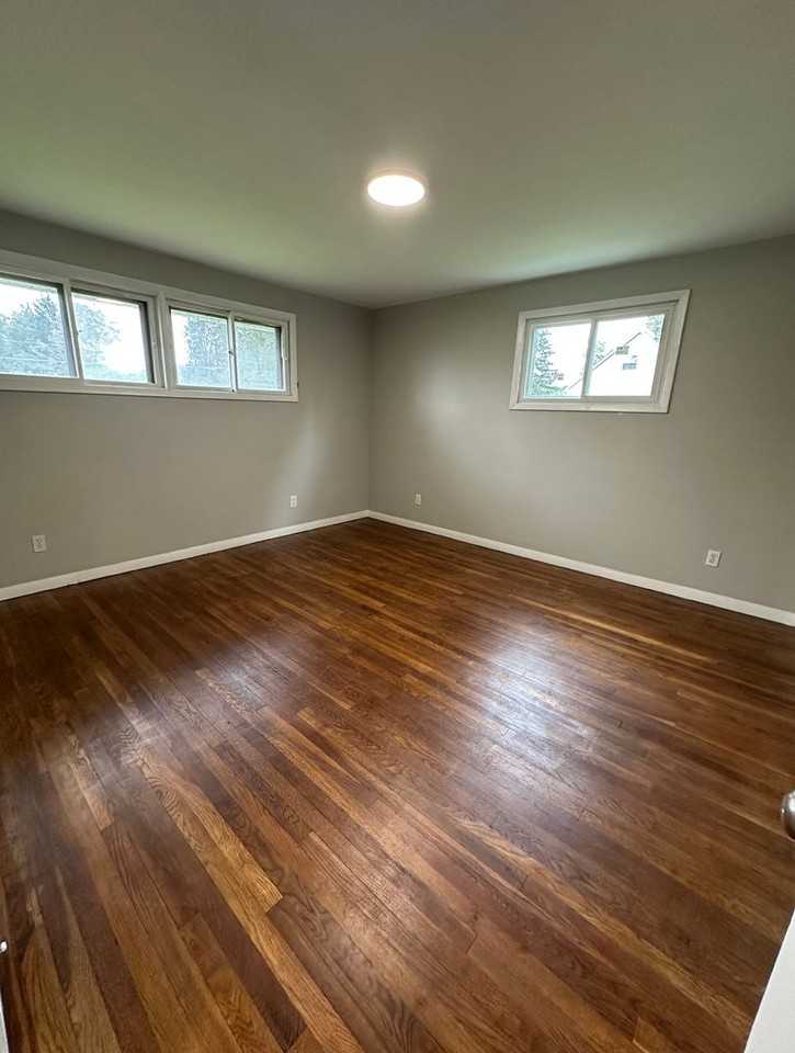 683 Walton Ave - Photo 6 of 13