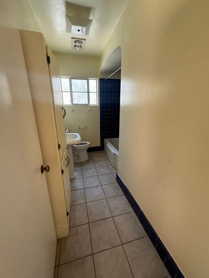603 Dartmouth Dr Ne - Photo 2 of 3