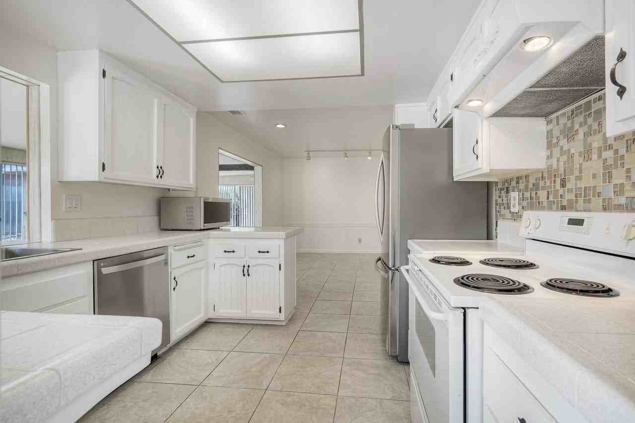 749 Highland St - Photo 2 of 30