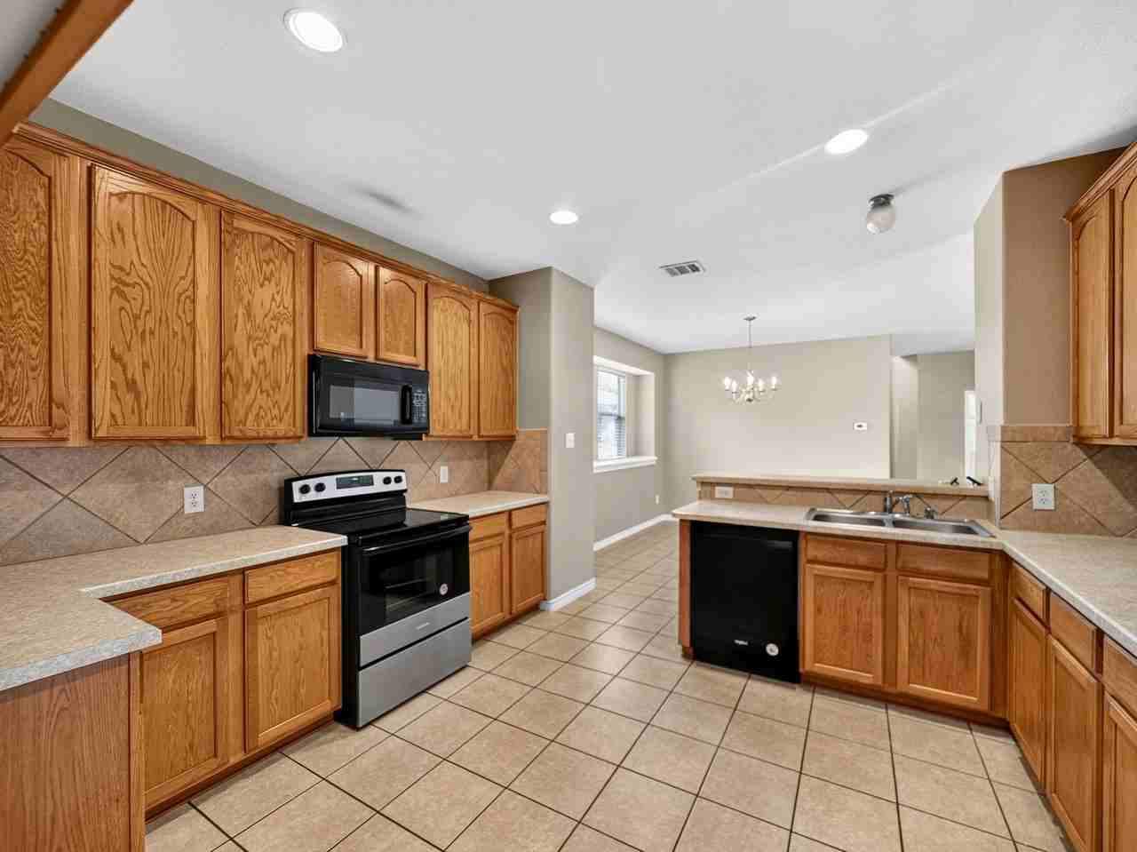 1232 Appalachian Ln - Photo 6 of 34