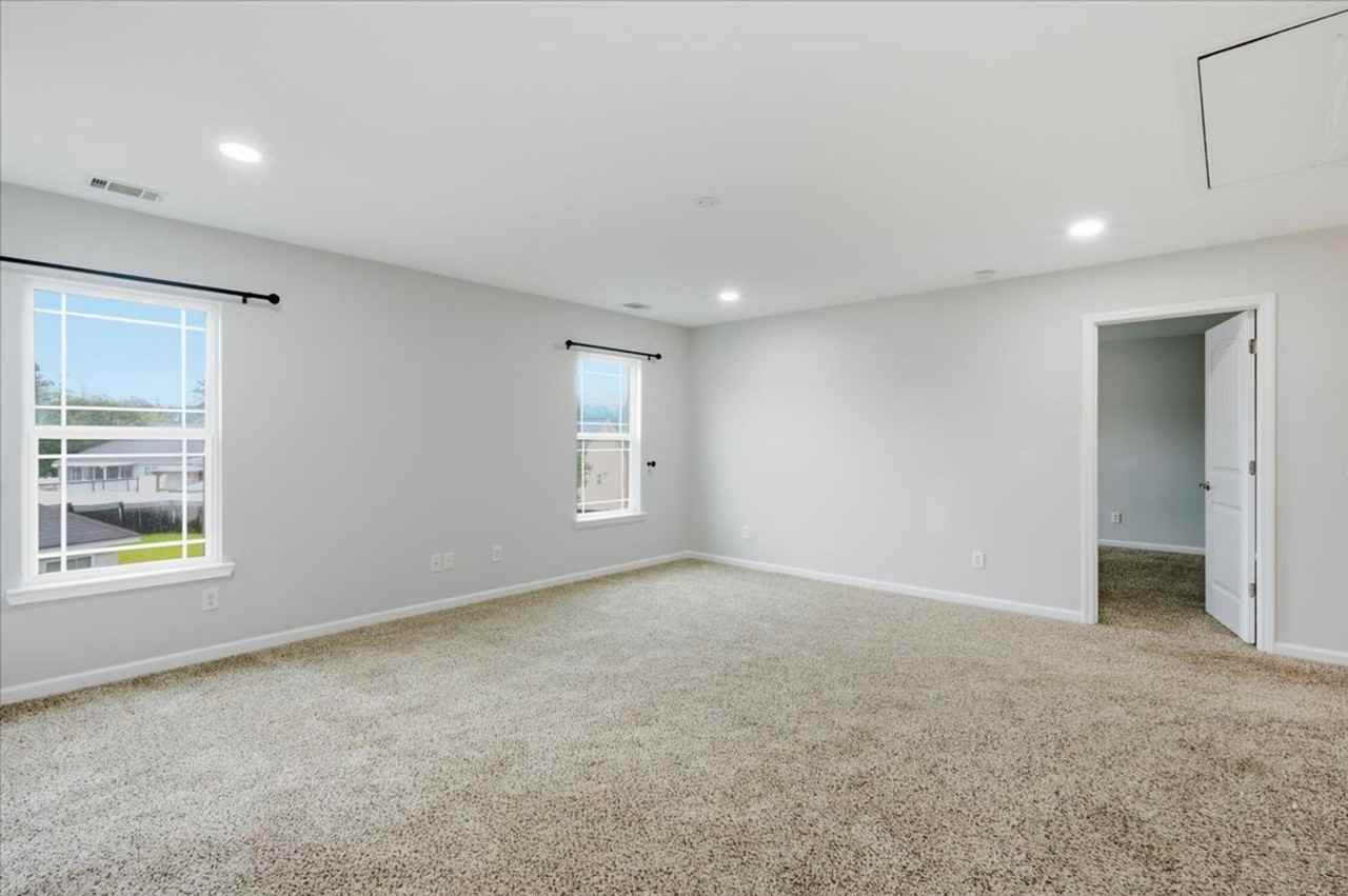 8 Woods Way - Photo 3 of 47