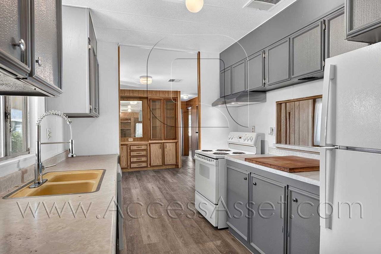 16450 Monterey St - Photo 2 of 28