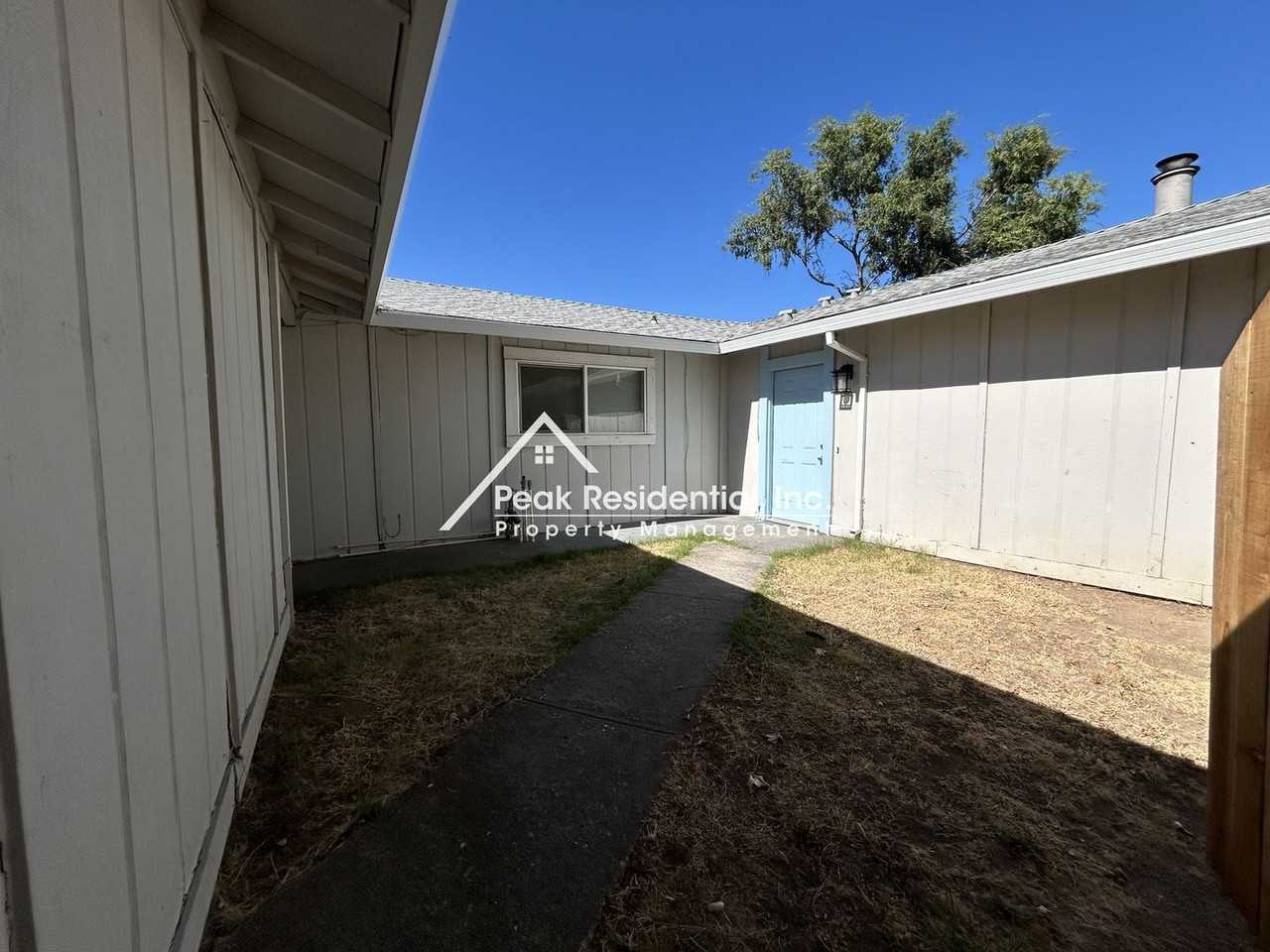 6328 Bonham Cir - Photo 5 of 31