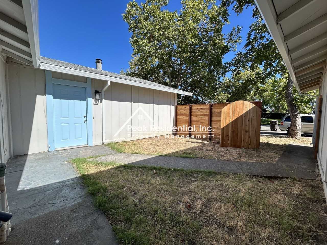 6328 Bonham Cir - Photo 6 of 31
