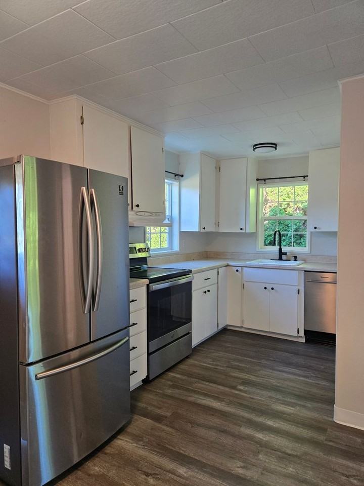 2946 E 1st Ave - Photo 2 of 6