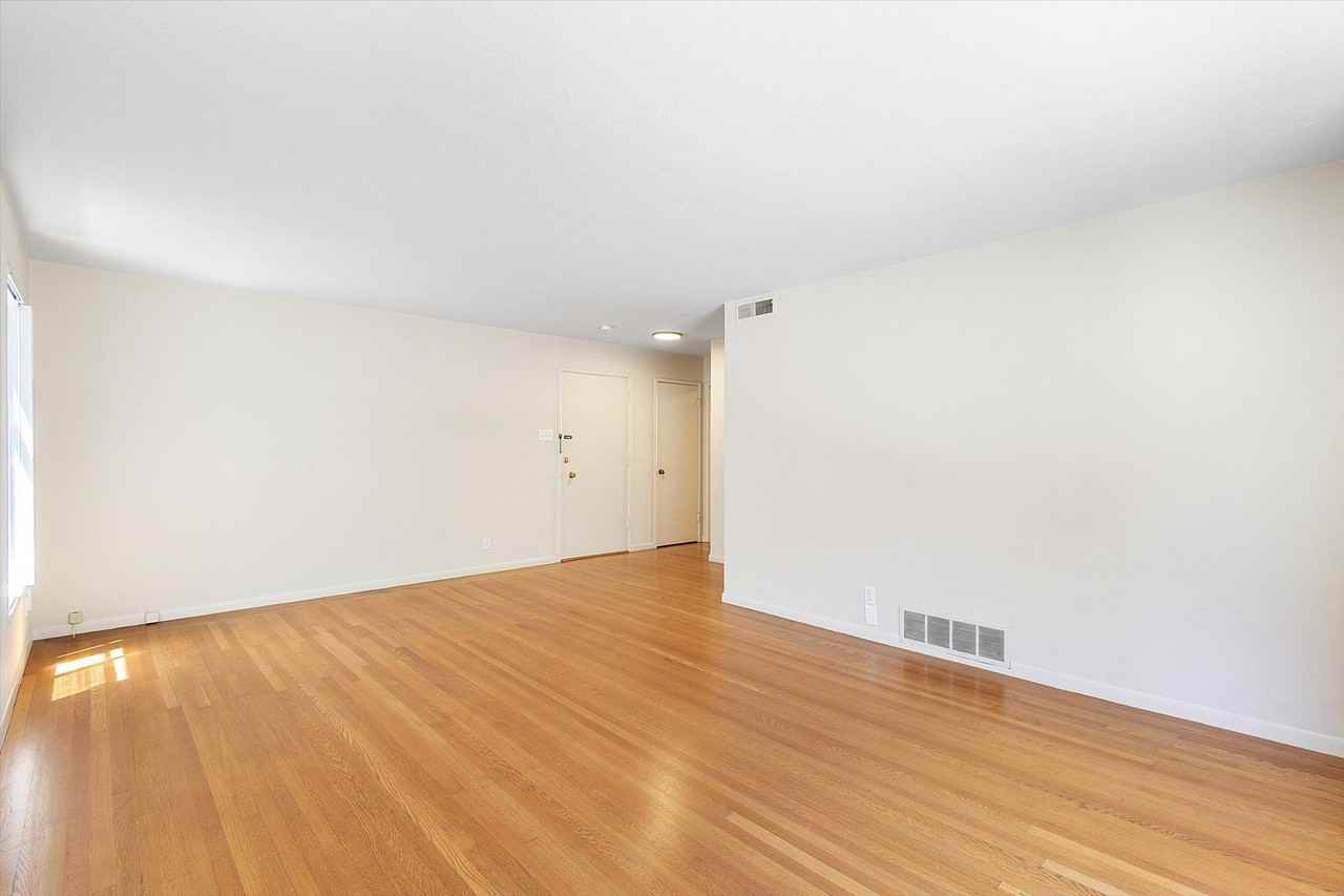643 Beacon St #2 - Photo 5 of 12