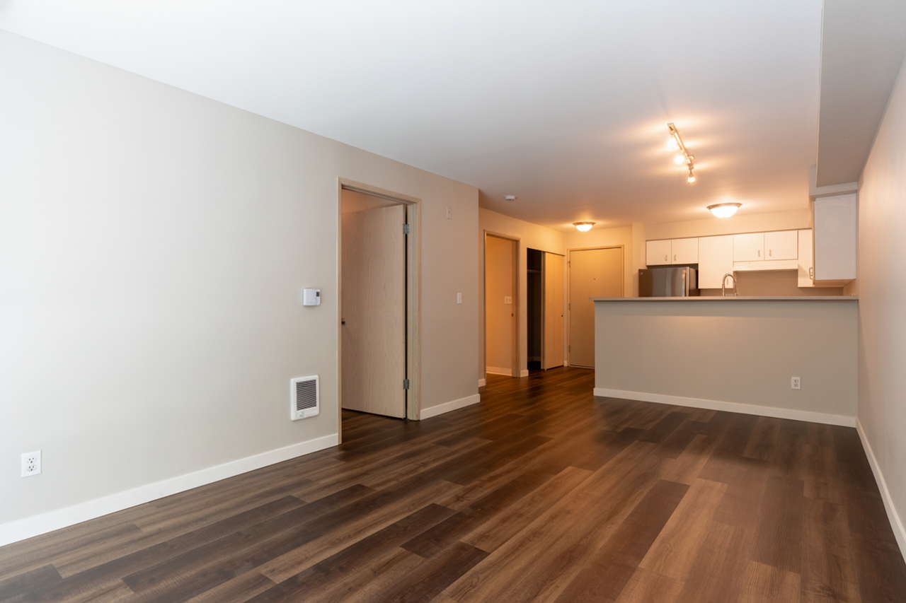 1800 Eastlake Apts (Scenic) - Photo 6 of 38