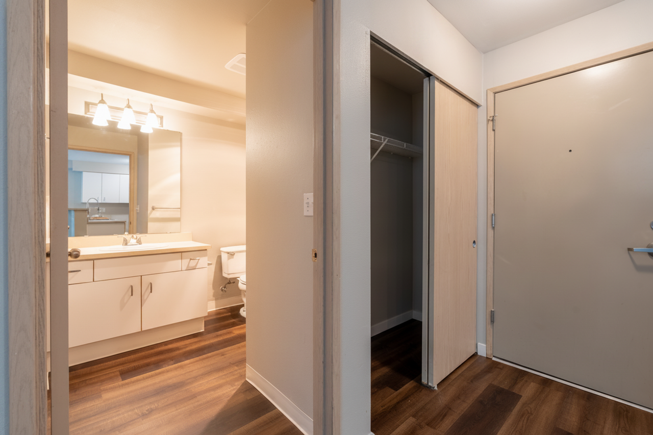 1800 Eastlake Apts (Scenic) - Photo 7 of 38