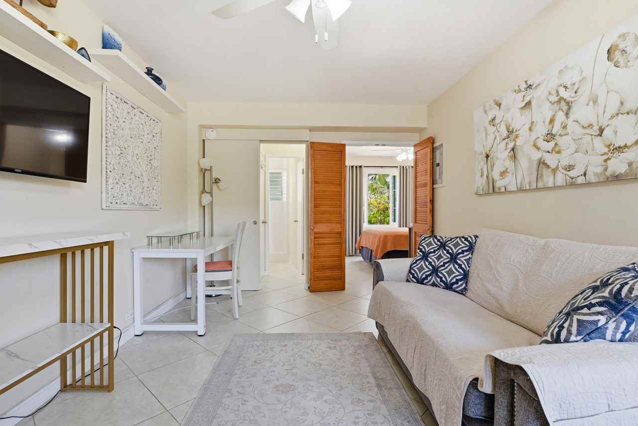 1621 Ala Wai Blvd #204