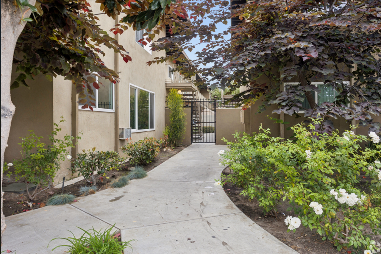 Pearson Apartments 314 Pearson Avenue, Anaheim, CA 92802 - Photo 3 of 13