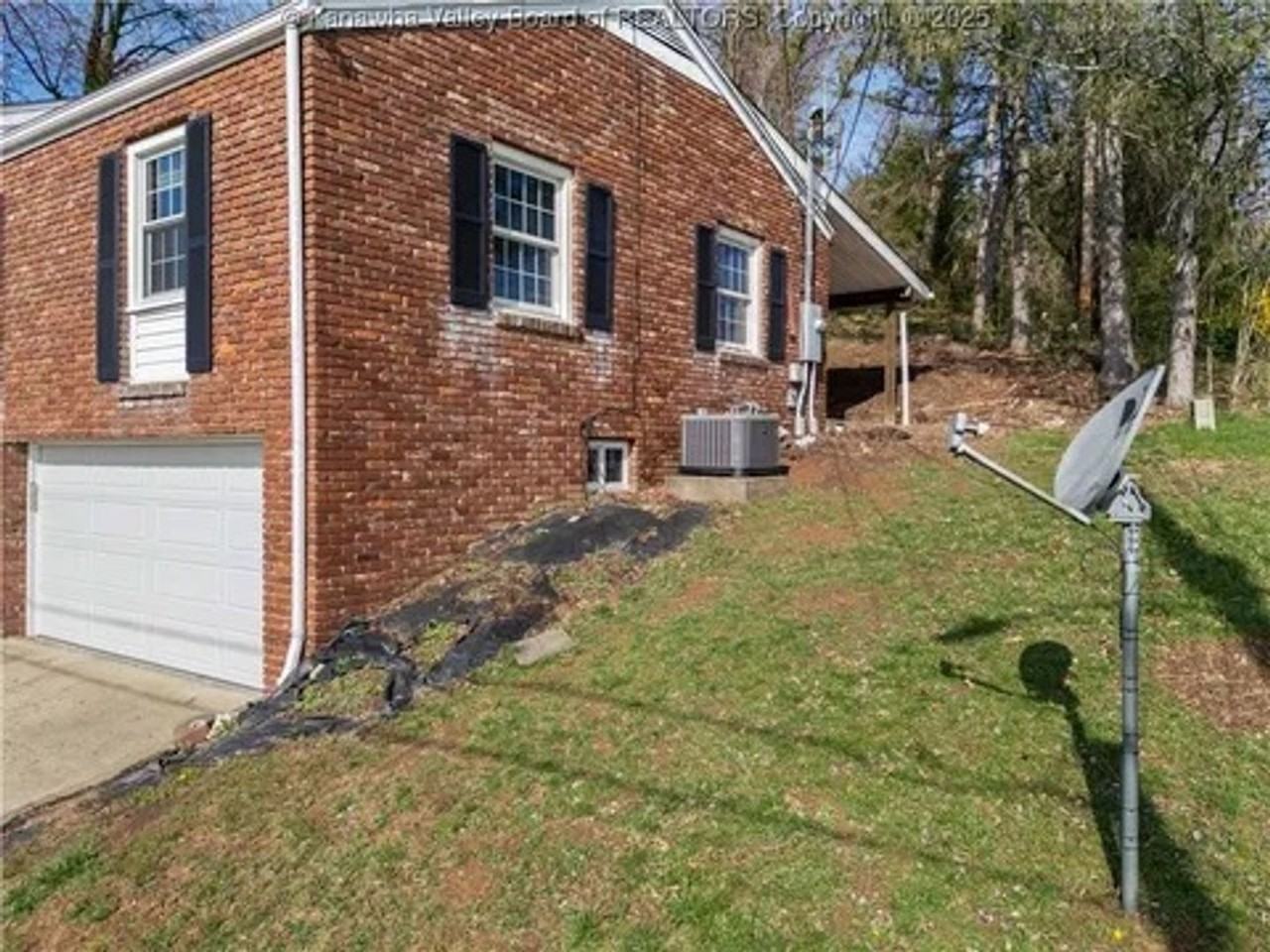 1501 Knob Rd - Photo 3 of 28