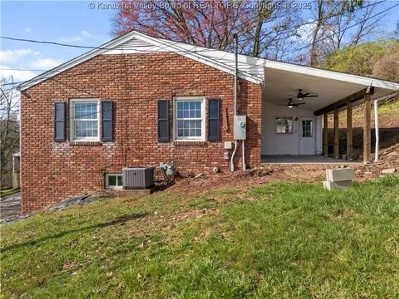 1501 Knob Rd - Photo 4 of 28