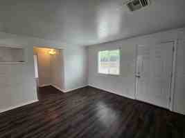 featured image of 1608 W Becker Ln
