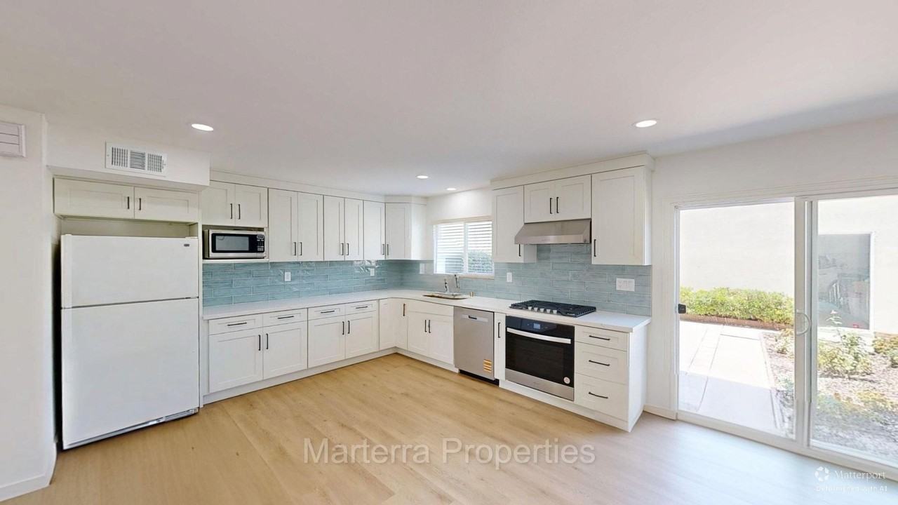 17755 La Rosa Ln - Photo 6 of 29