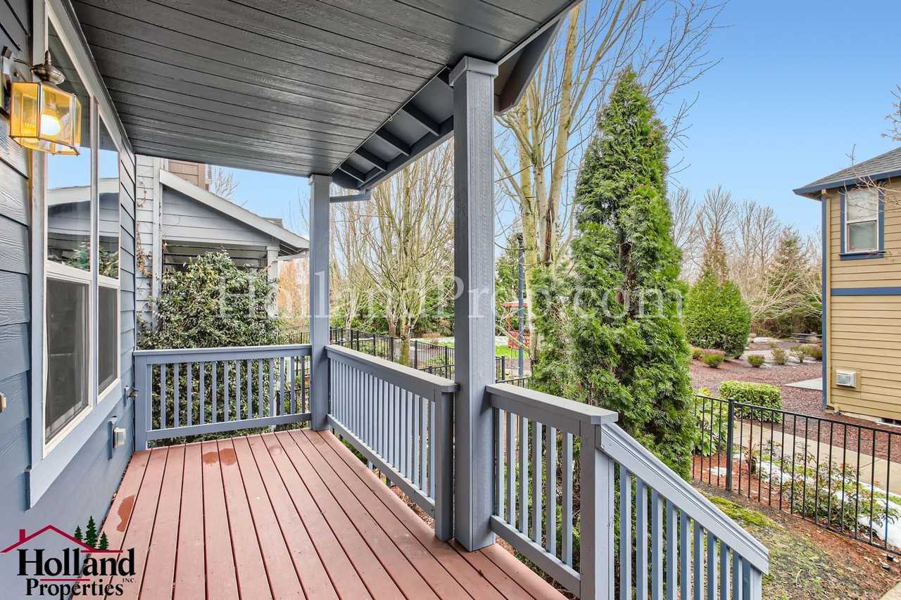 3119 Ne Weeping Willow Way - Photo 3 of 25