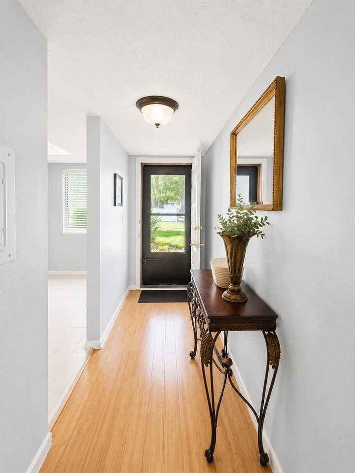 115 Lakeview Way #115 - Photo 3 of 31