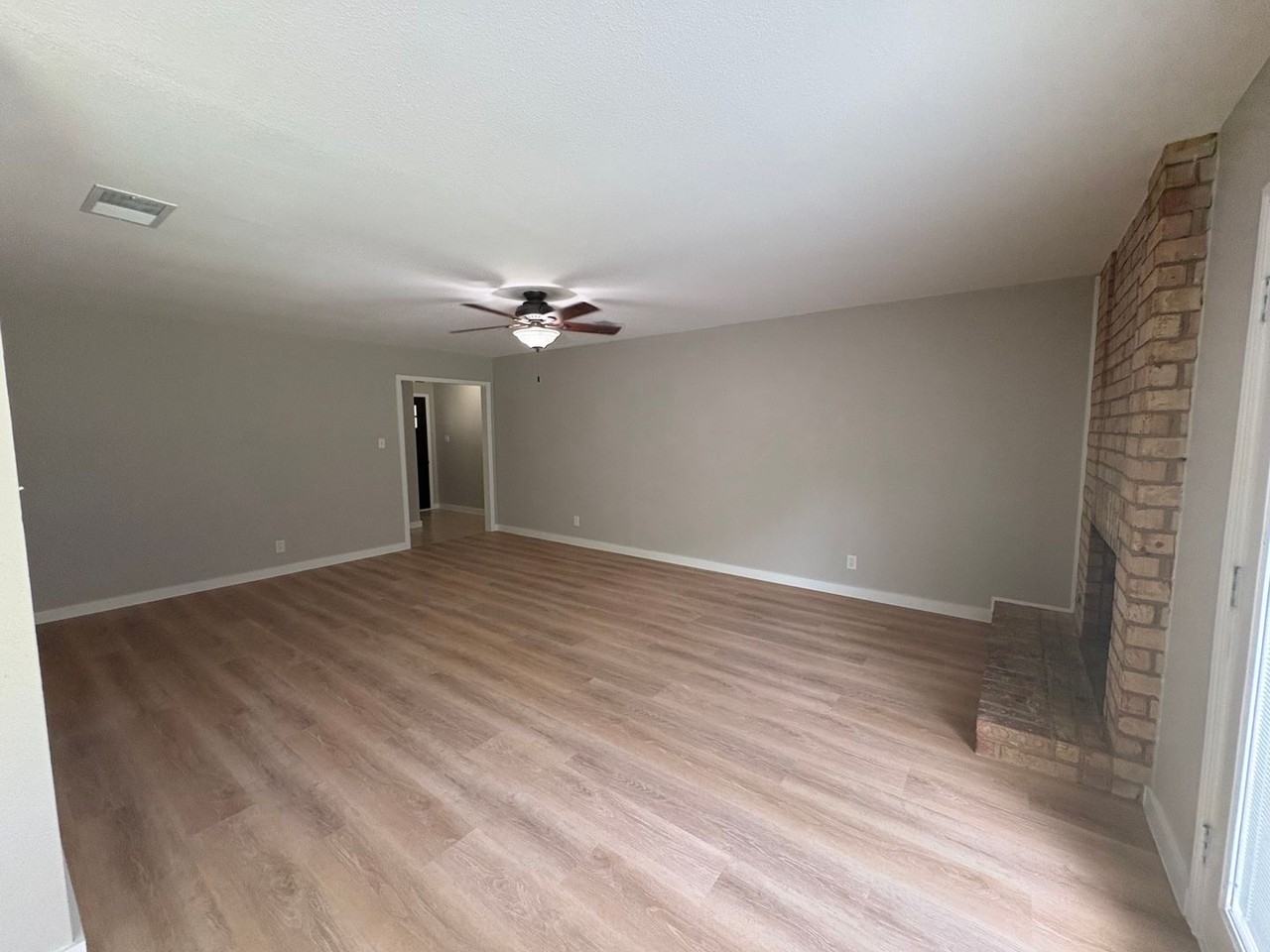817 Cactus Dr - Photo 3 of 23
