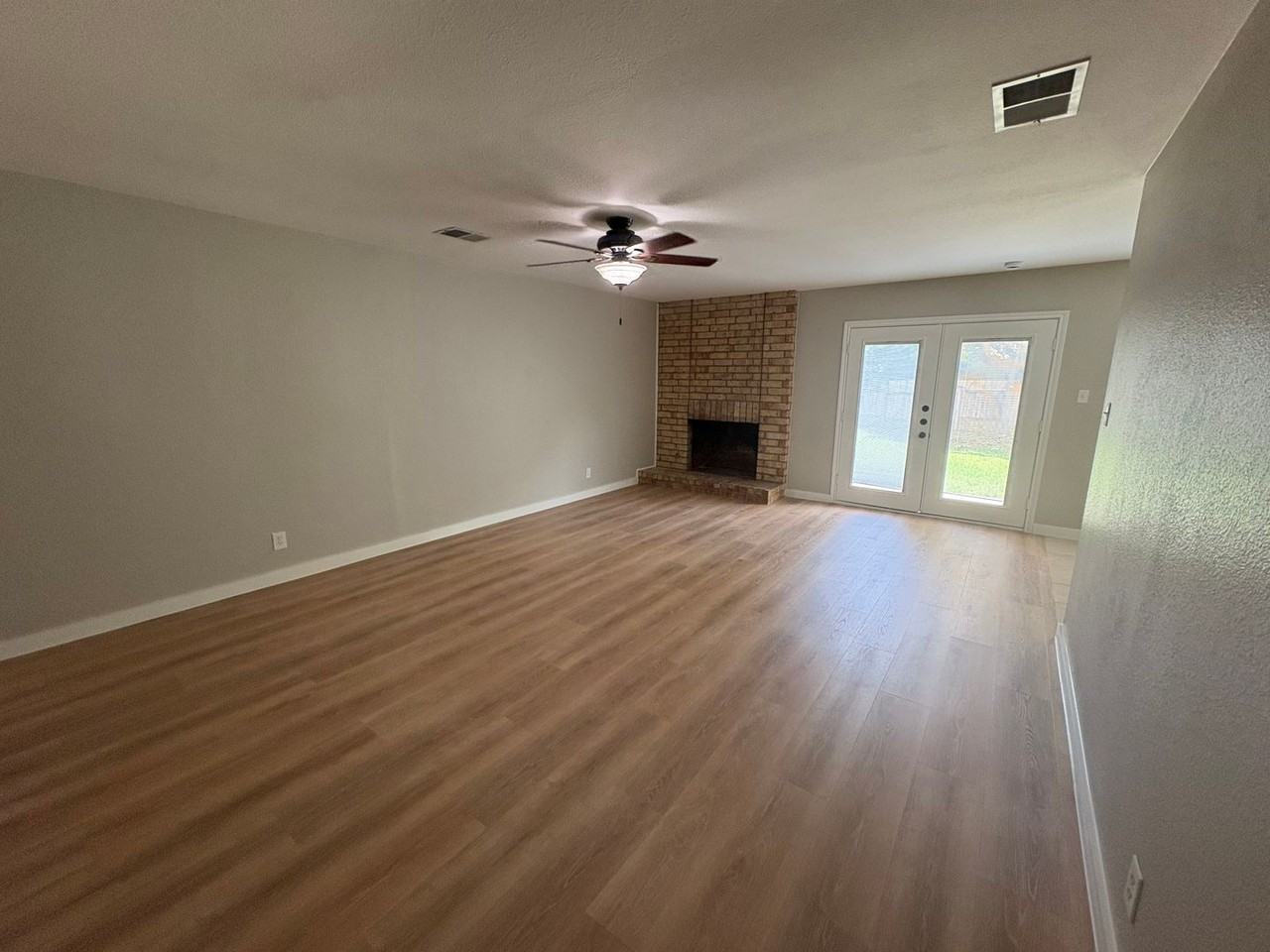 817 Cactus Dr - Photo 4 of 23