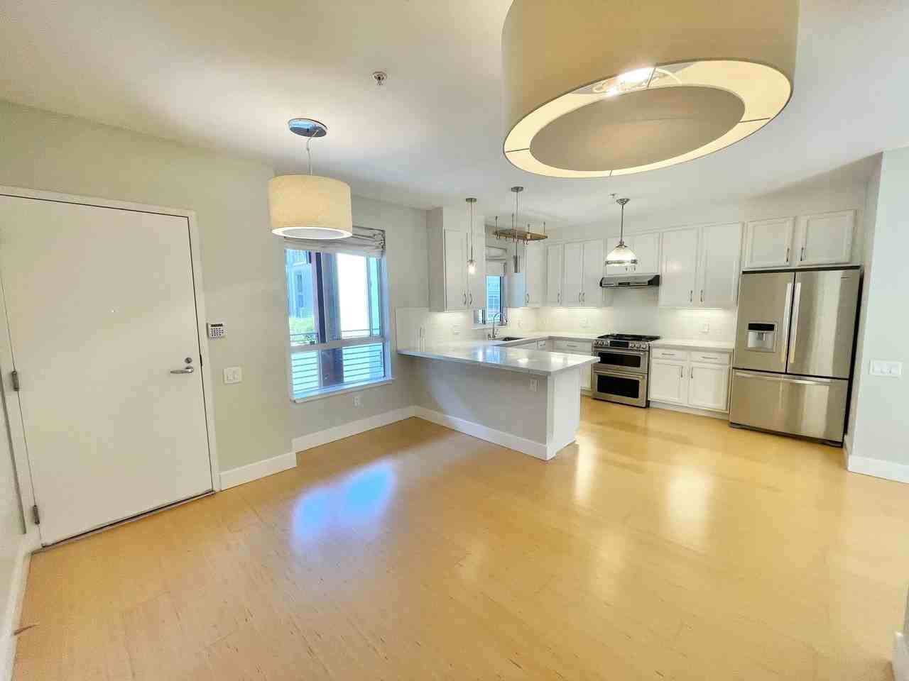 638 19th St #11 - Photo 3 of 32