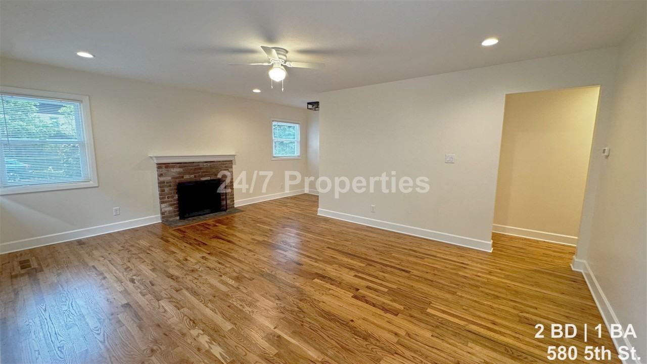 580 5th St - Photo 2 of 17