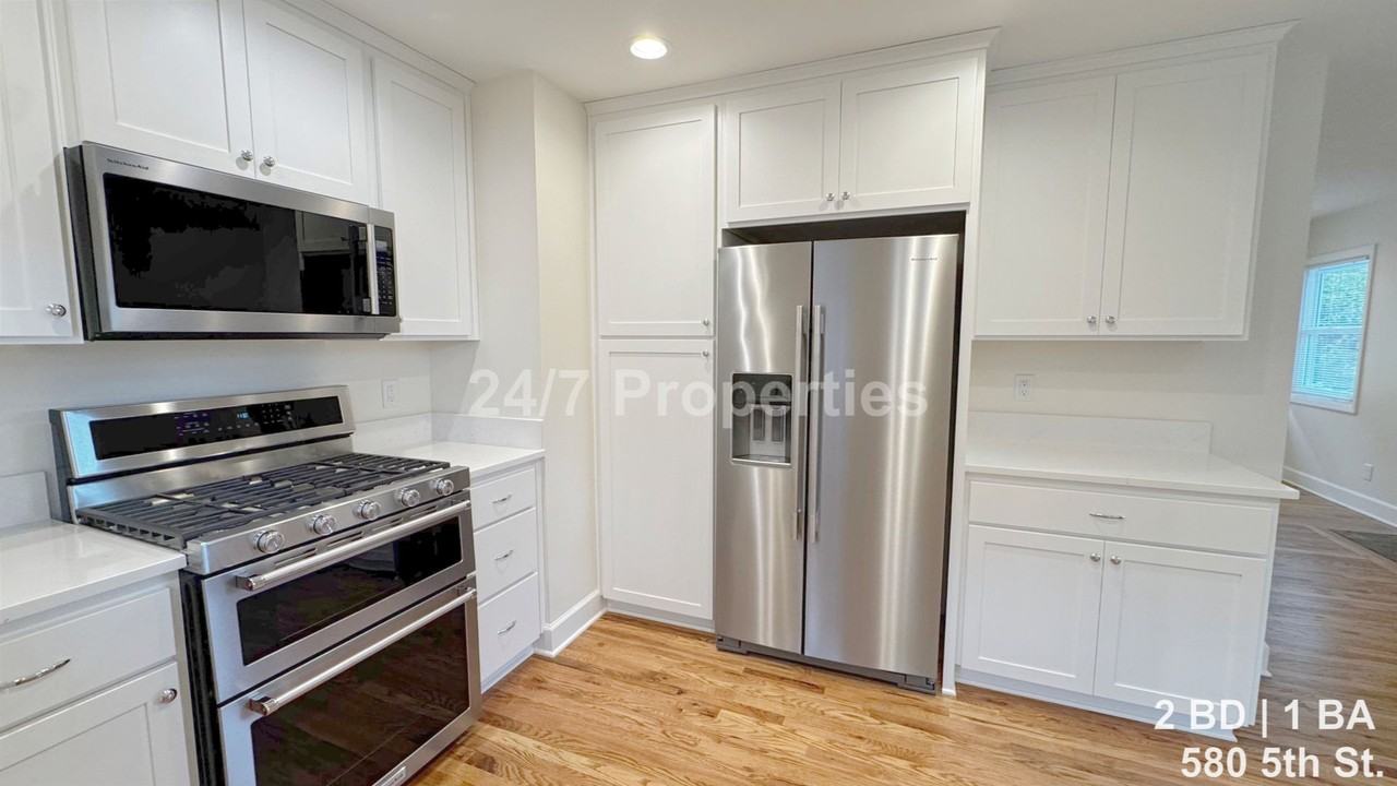 580 5th St - Photo 6 of 17