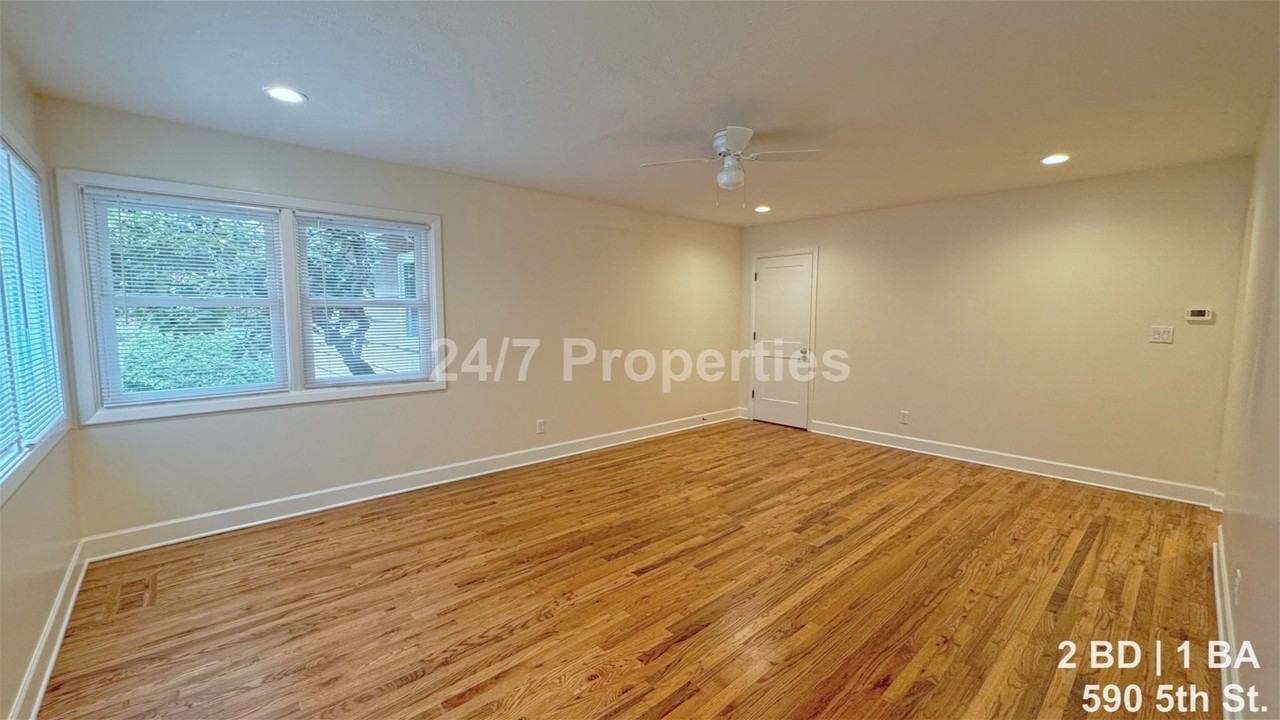 590 5th St - Photo 5 of 17