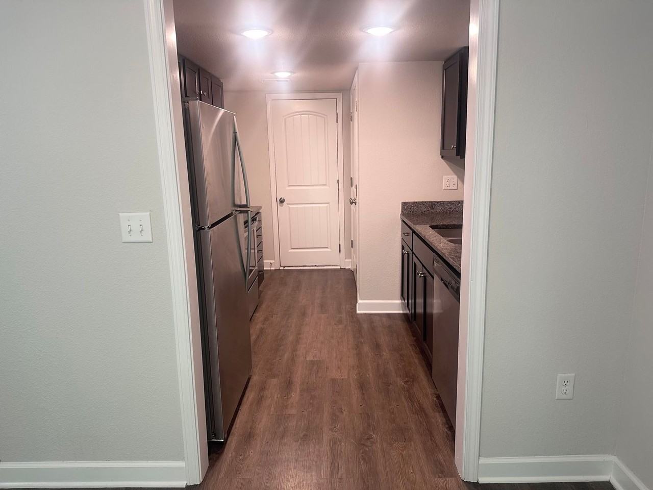 1417 Ne Mary Ct - Photo 4 of 17