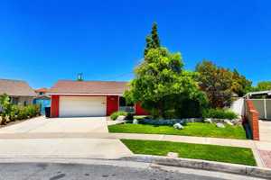 featured image of 1087 N Greengrove St