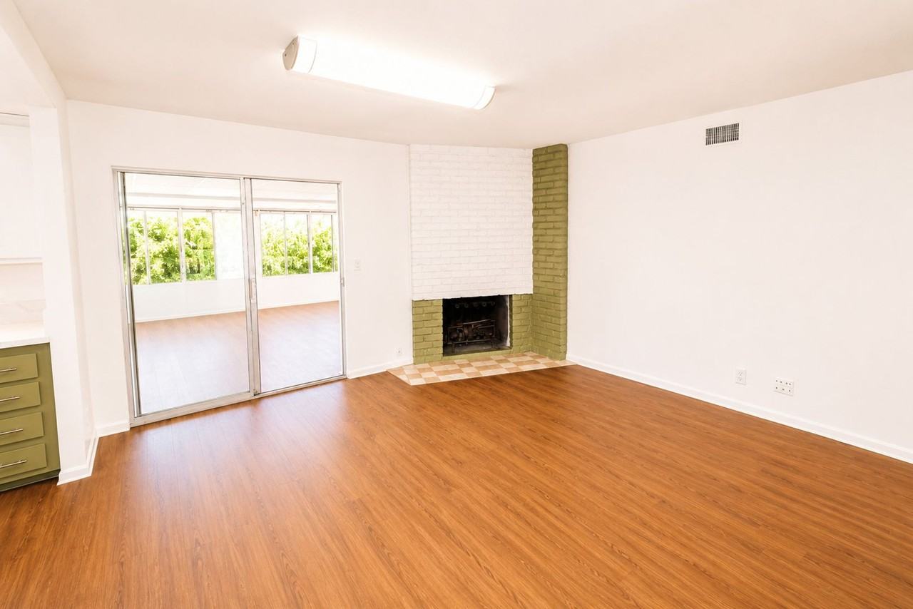 1087 N Greengrove St - Photo 6 of 21
