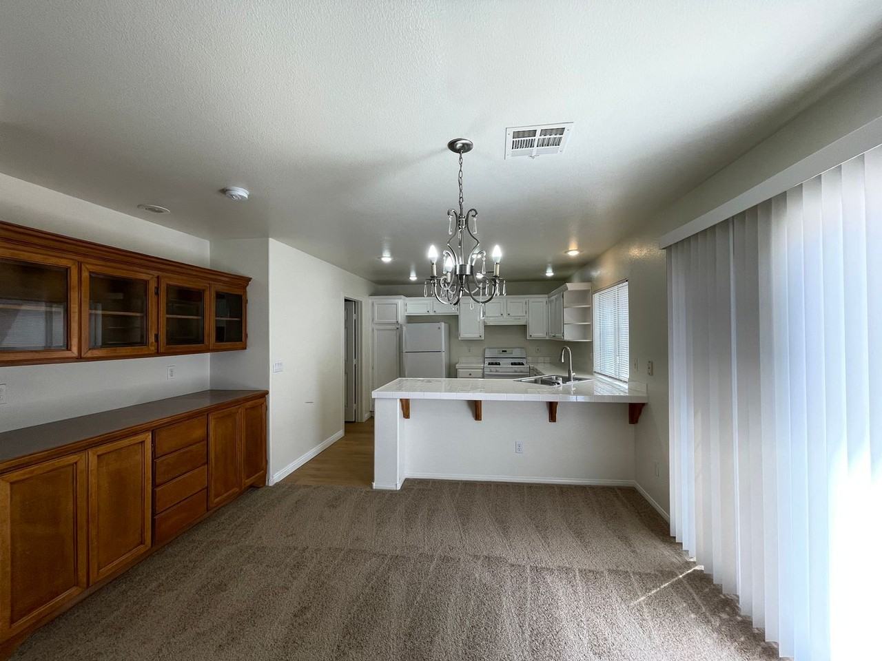 1517 Cross Country St - Photo 5 of 24