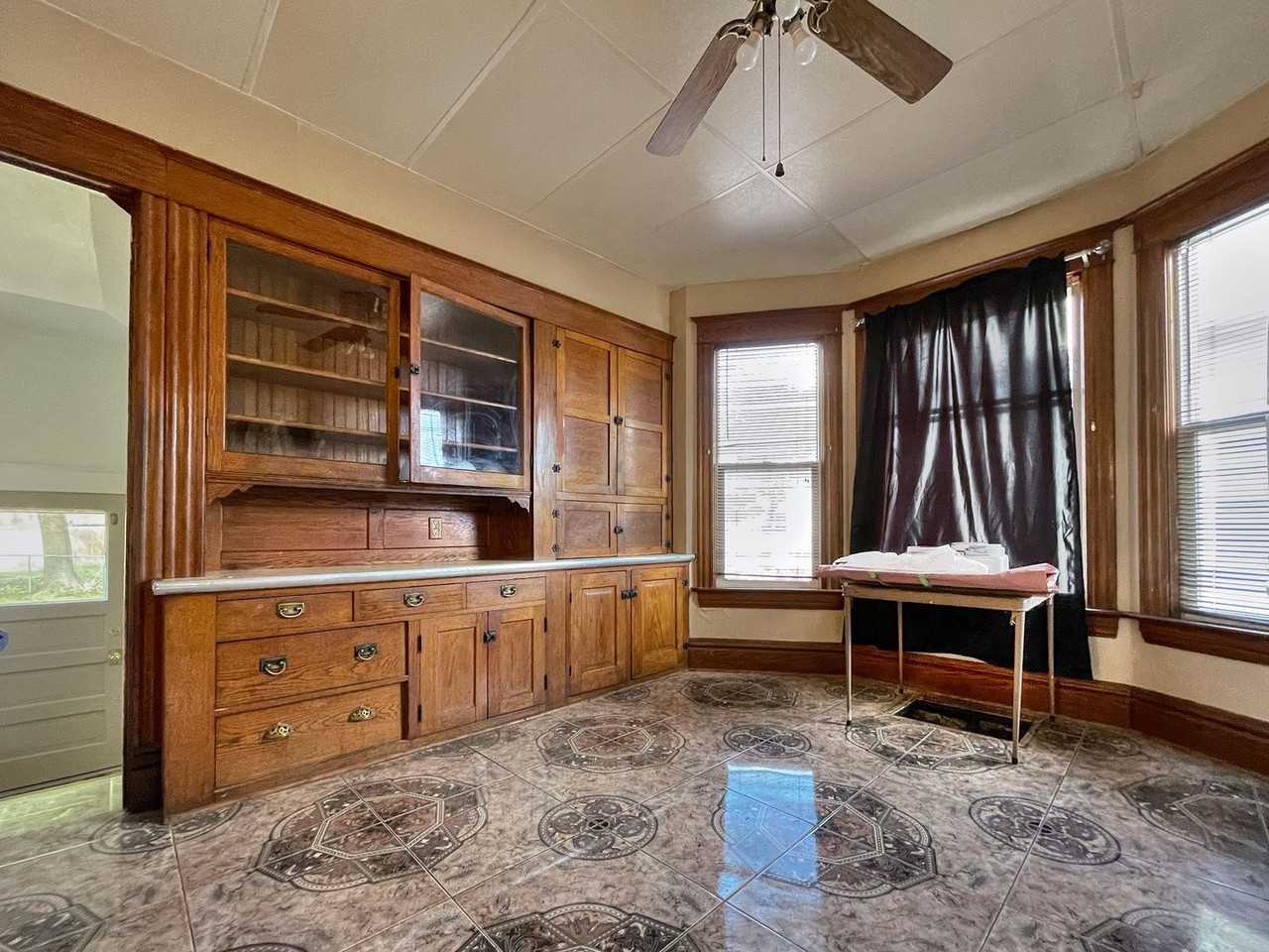 1116 Yout St - Photo 6 of 31