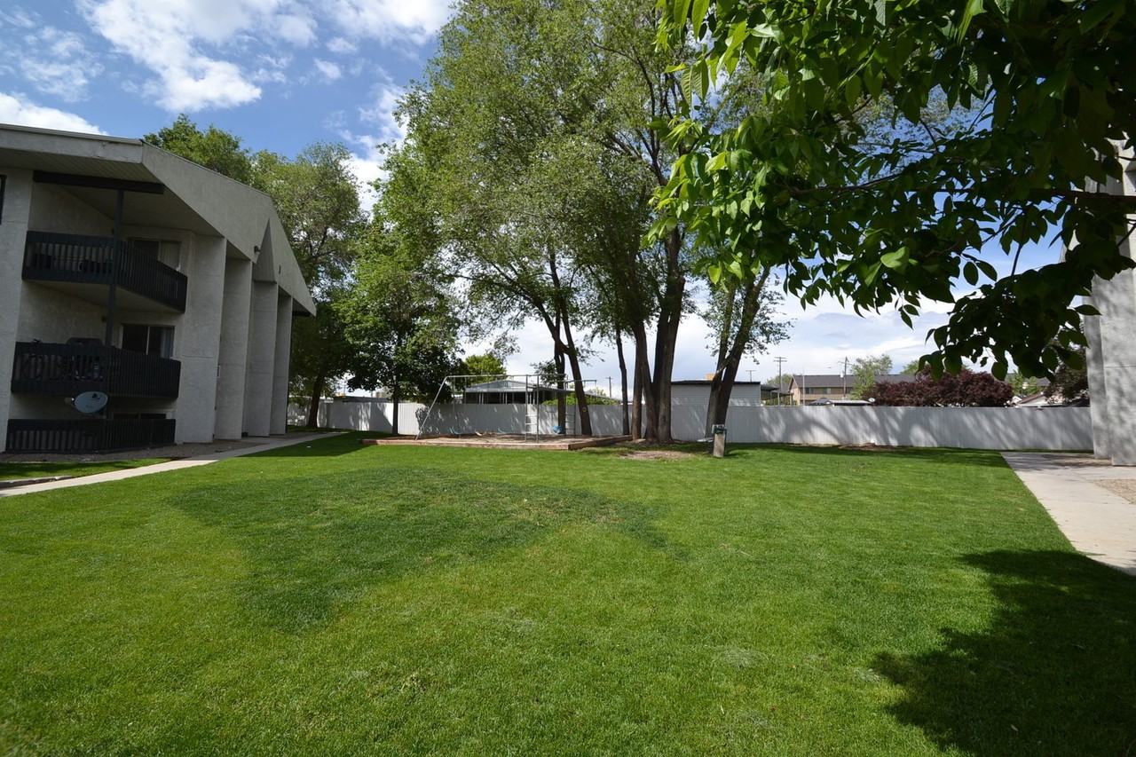 233 E Hill Ave #3 - Photo 3 of 14