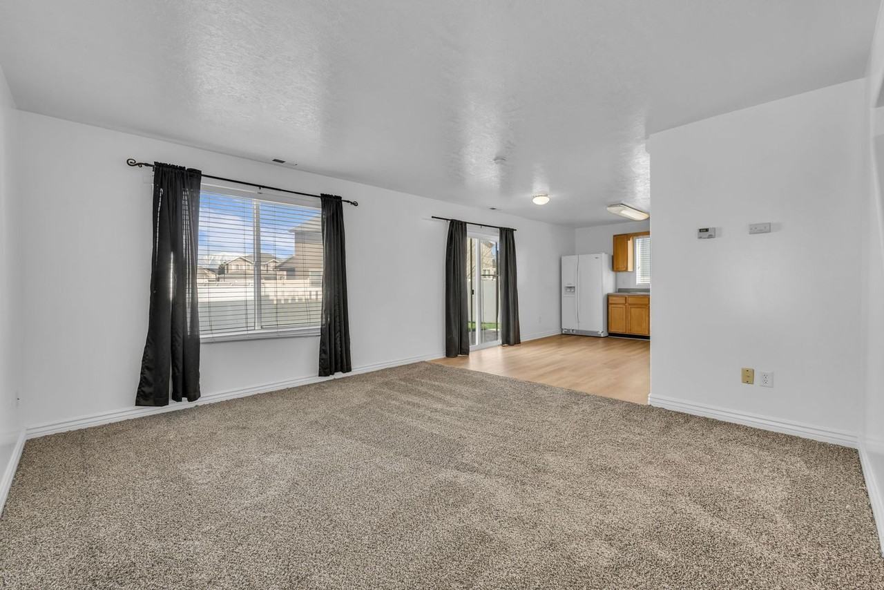 103 N Perth St - Photo 4 of 21