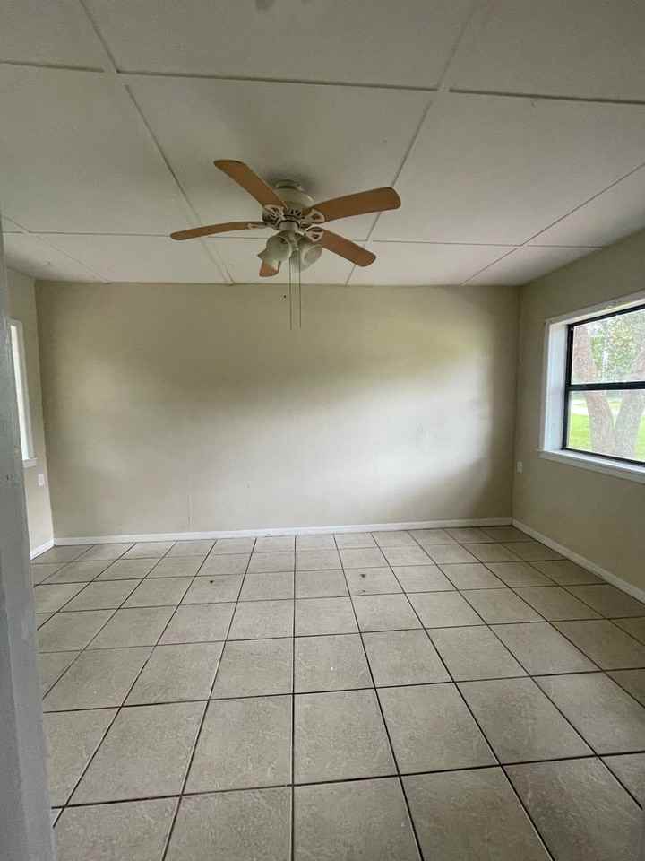 622 Howard Ave - Photo 6 of 8
