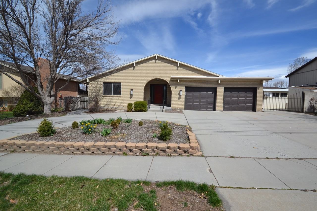 631 E 5900 S - Photo 2 of 31