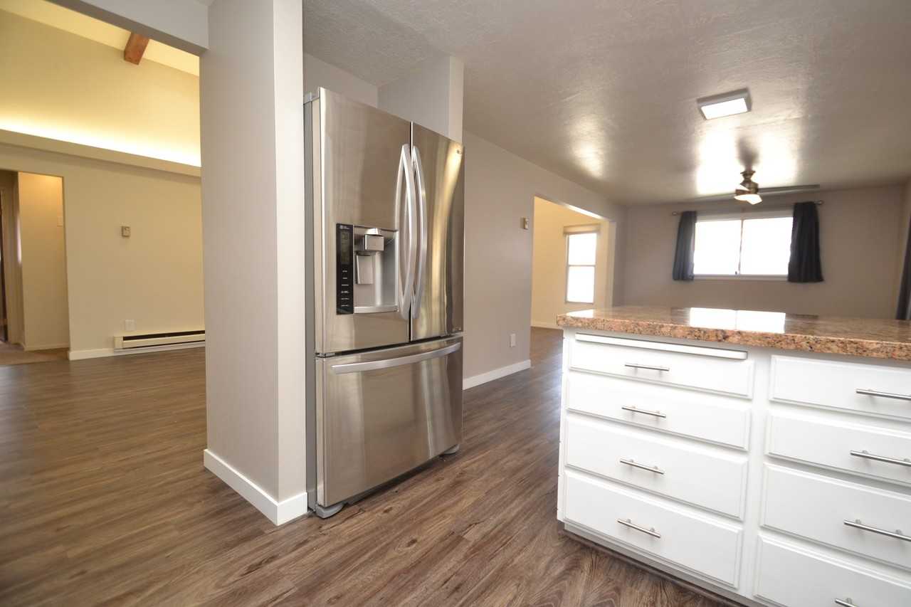 631 E 5900 S - Photo 6 of 31