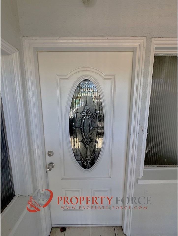 675 Lakeview Ave - Photo 3 of 28