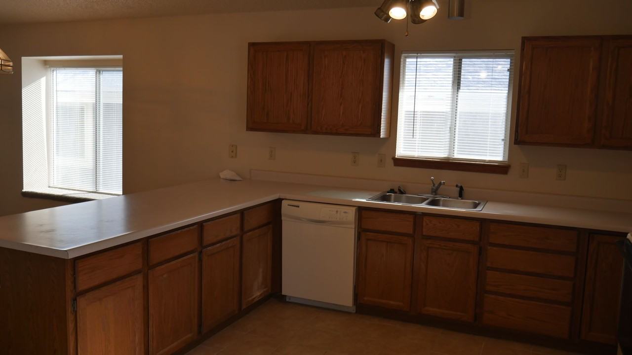8226 Scarborough Dr - Photo 6 of 14