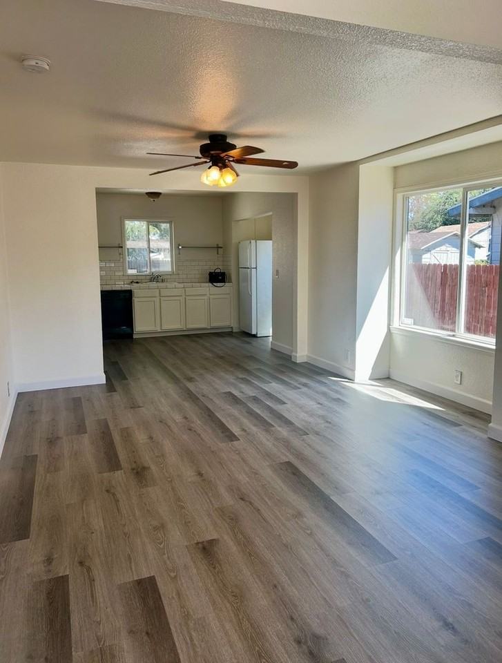 824 N Farris Ave - Photo 5 of 9