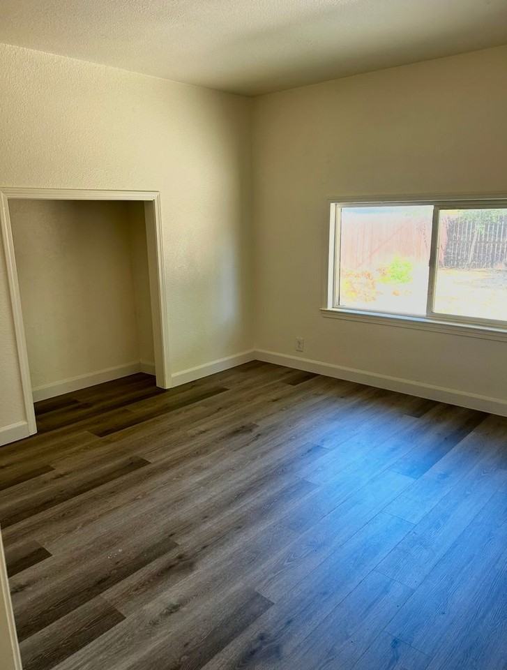 824 N Farris Ave - Photo 7 of 9
