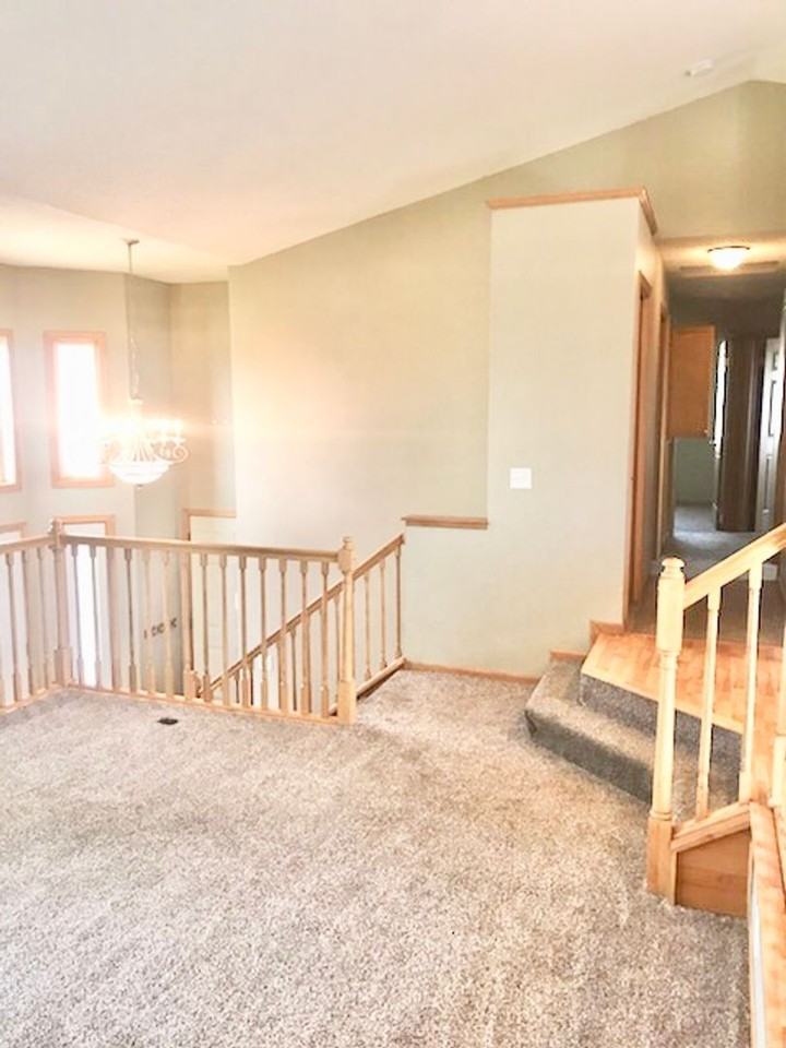 804 Harrison Dr - Photo 5 of 22