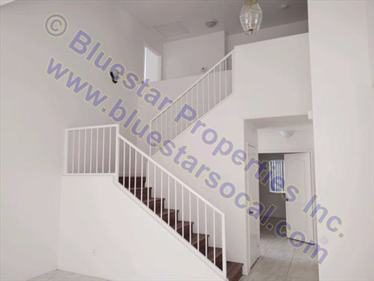 17657 Dayton St - Photo 3 of 50