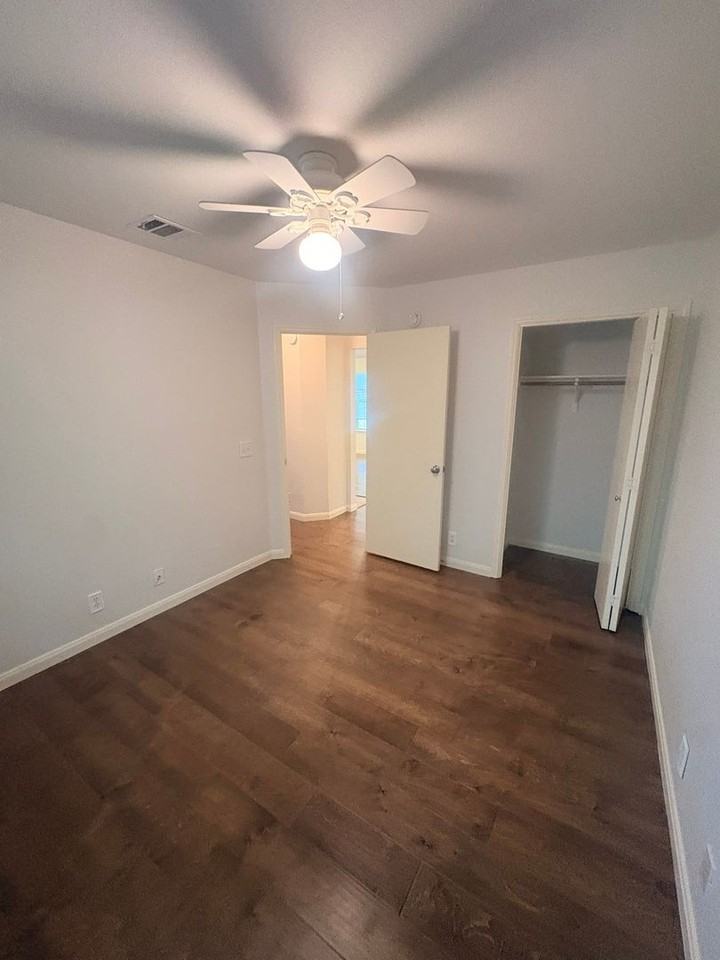 1725 Shire St - Photo 5 of 15