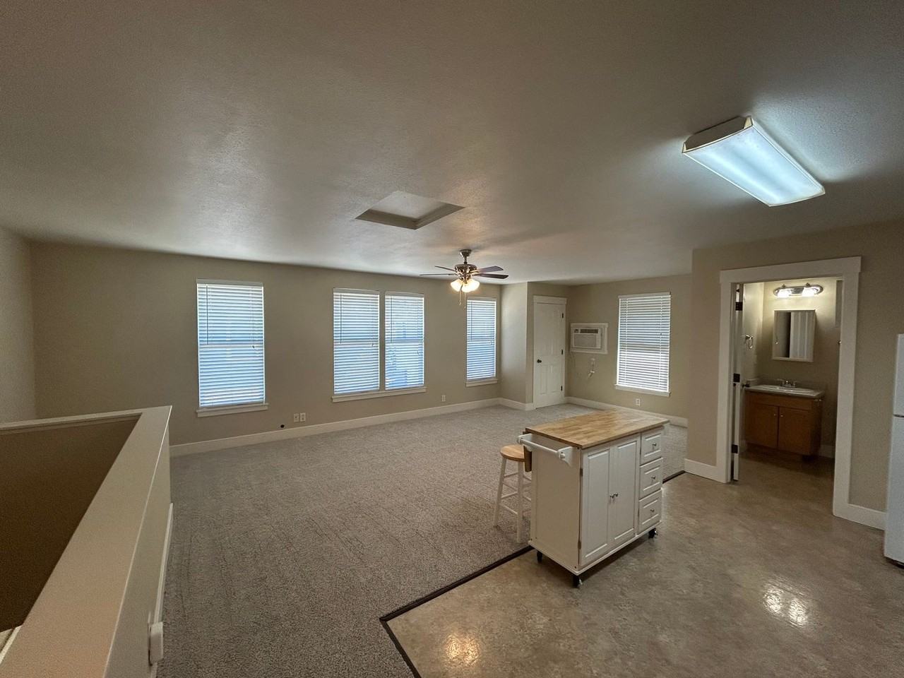 1821 Roth St #B - Photo 7 of 18