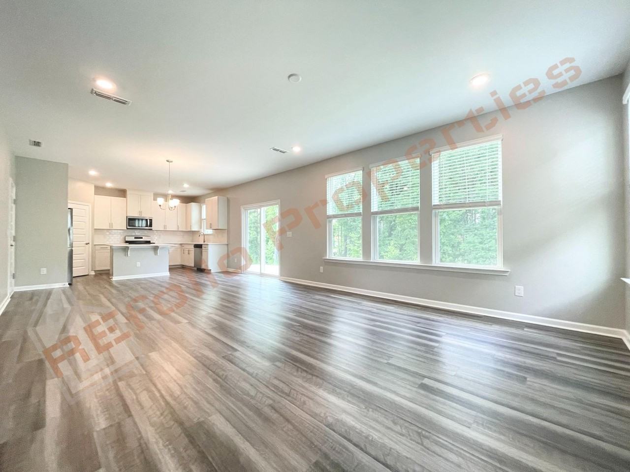 176 Potomac River St - Photo 4 of 32