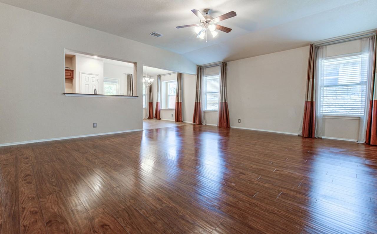 307 Riverine Way - Photo 4 of 28