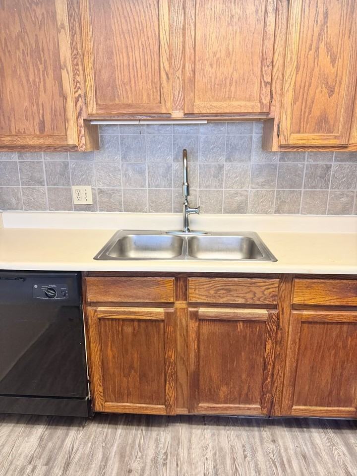 6828 N 81st Ln - Photo 6 of 29