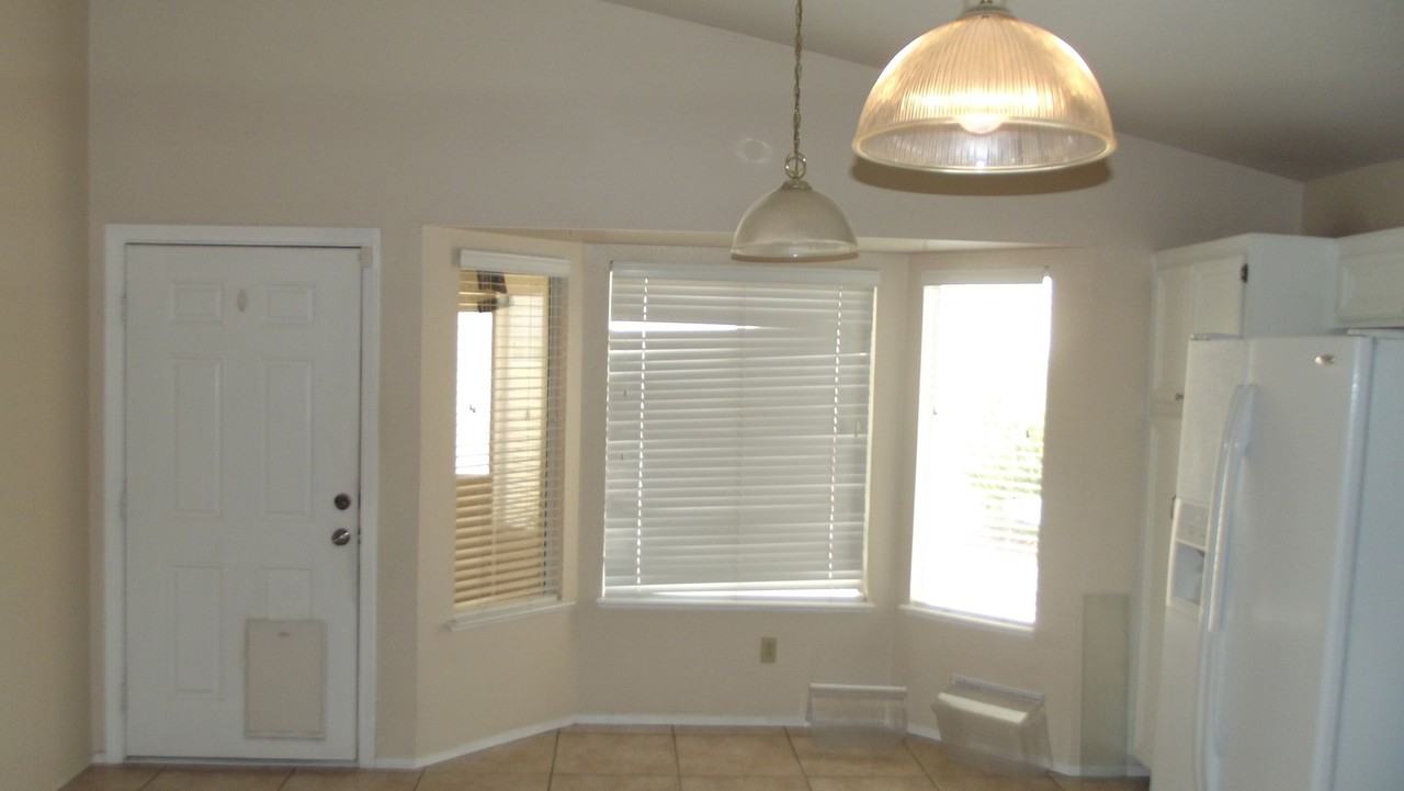 9824 Cross Creek Way - Photo 7 of 10
