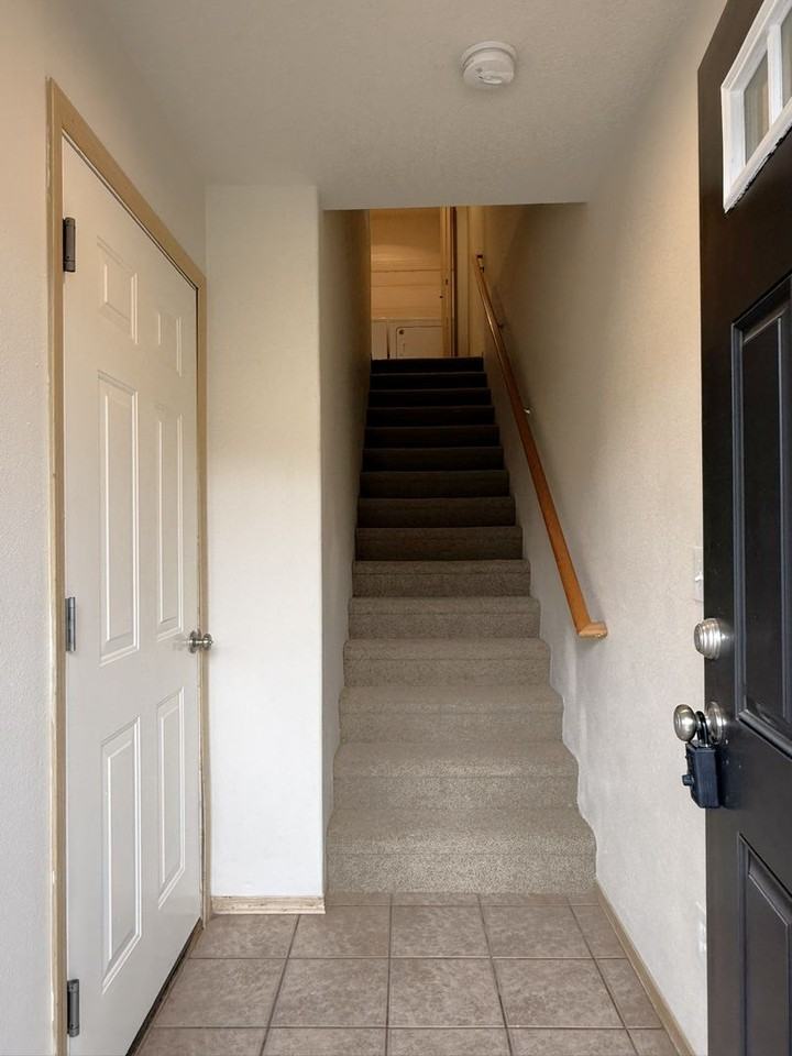 4466 Ne Nicholson Loop - Photo 3 of 23